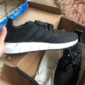 MENS ADIDAS Swift Run Sneakers Black M 9 (W 10.5)